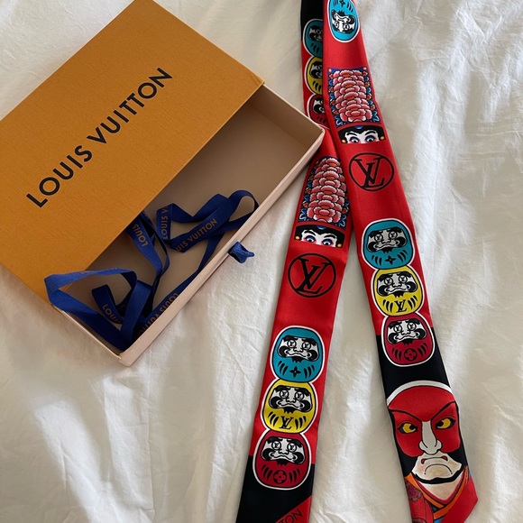 LOUIS VUITTON Kansai Yamamoto Daruma Kabuki Monogram Scarf Twilly - Picture 3 of 9